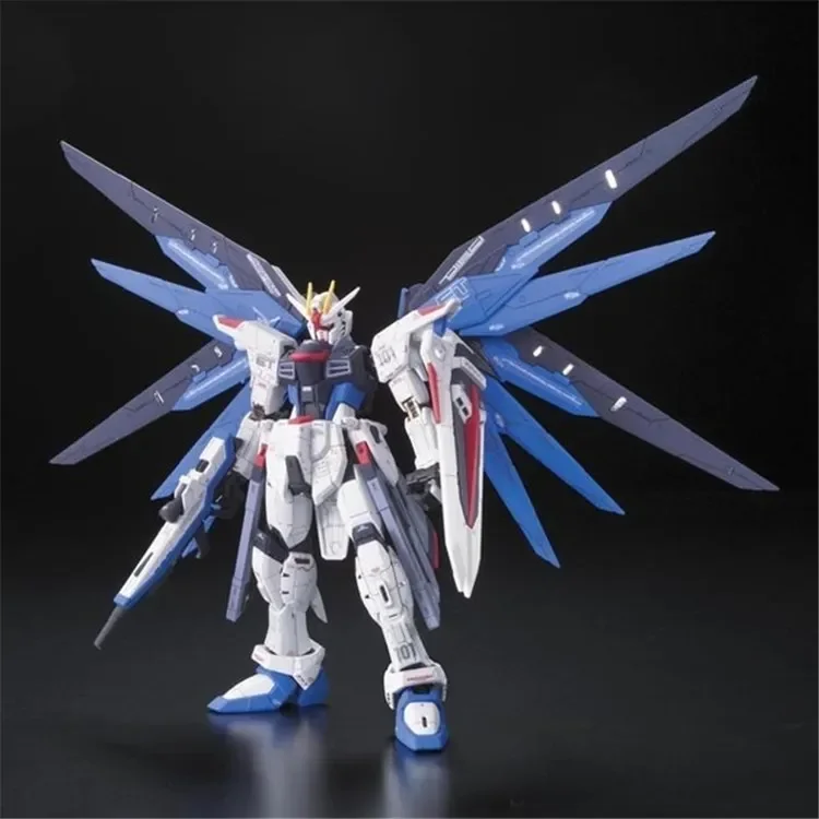 В наличии Bandai RG 1/144 ZGMF-X20A Страйк Фридом Gundam оригинальная модель Аниме фигурки модели игрушки экшн коллекция куклы