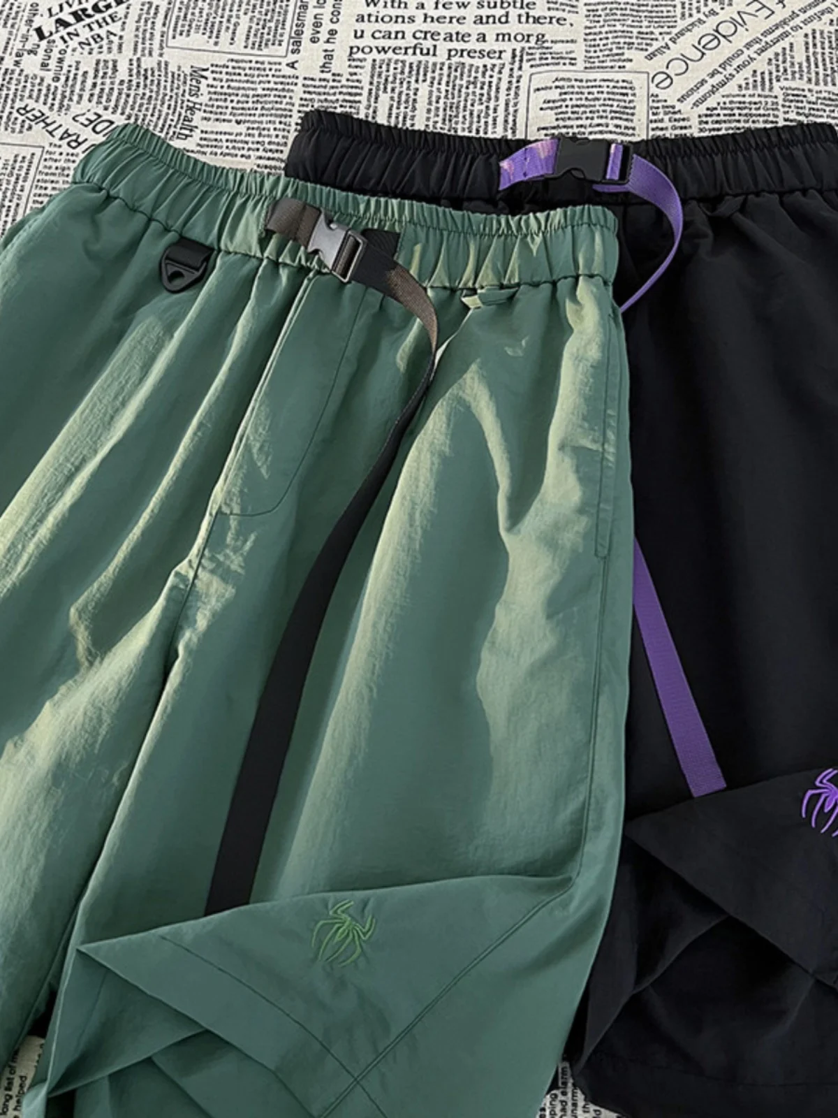 

Мужские летние спортивные шорты: тонкие, свободные, быстросохнущие, повседневные, средней длины, модные, американского стиля, функциональные, с пятью карманами, дышащие