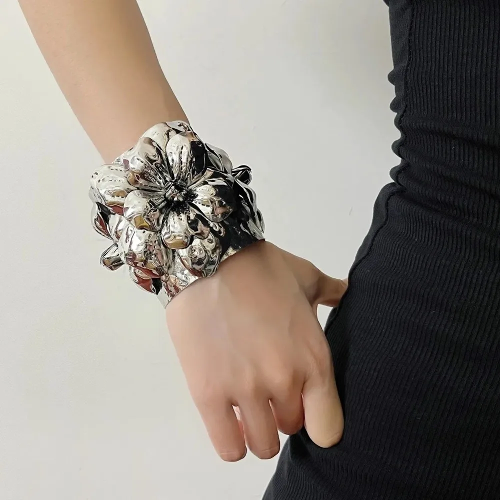 

Wide Open Exaggerated Flower Bangle Geometric Armlet Metal Flower Bracelet Irregular Retro Women's Wrist Jewelry Versatile