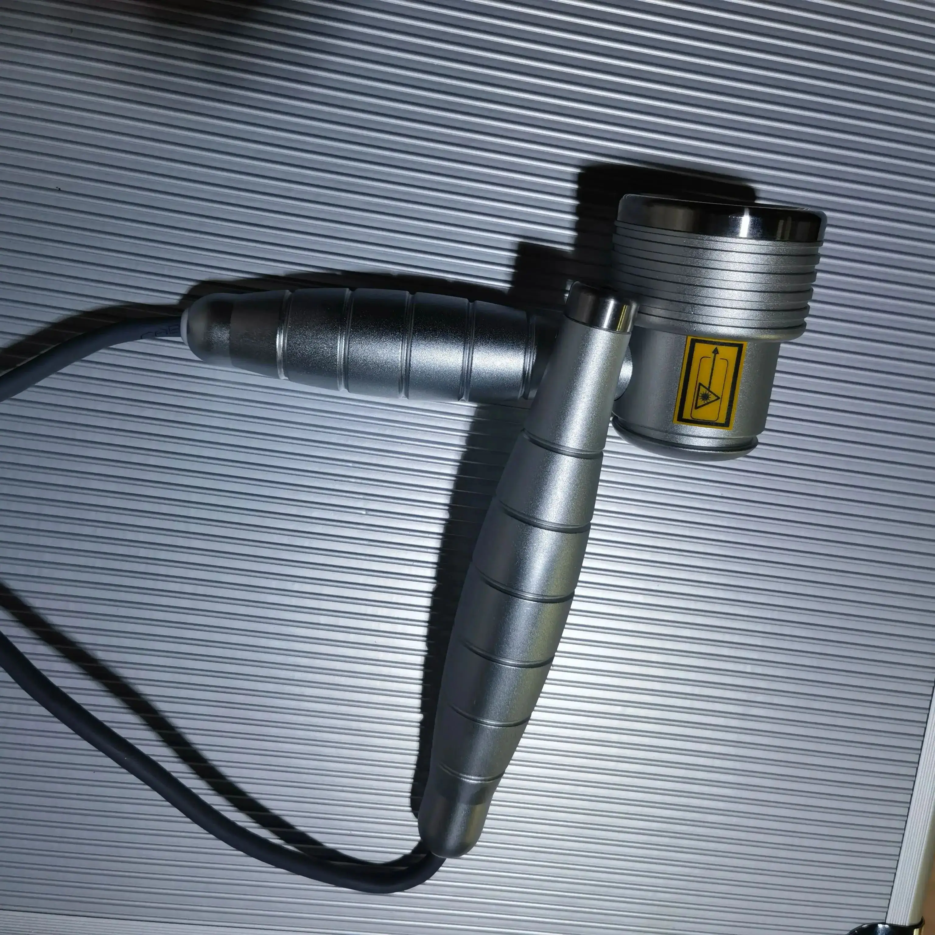 

Мощный лазерный аппарат мощностью 5 Вт для лечения боли, 16 диодов для спортивных травм, ухода за ранами и регенерации тканей