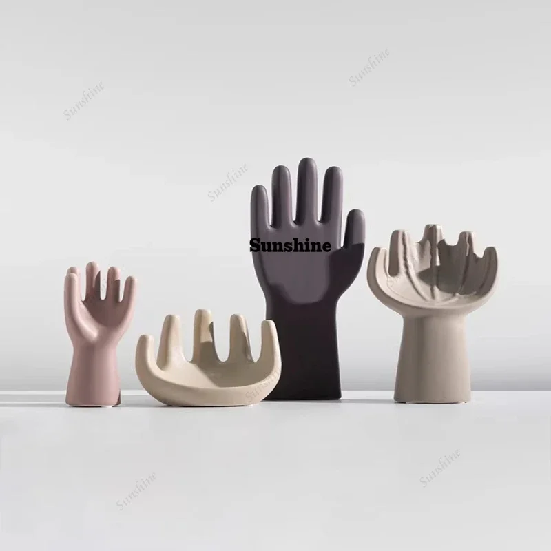 Yi ceramic hand ornament light luxury Nordic decoration gift home soft decoration living room office study desktop