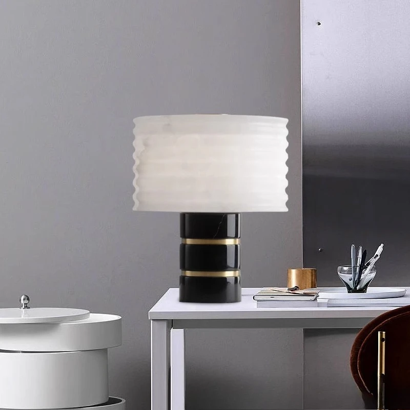 Naturalny marmur, luksusowa willa, dekoracyjna lampa stołowa do salonu, nordycka, lekko luksusowa, kreatywna lampka nocna do sypialni hotelowej.