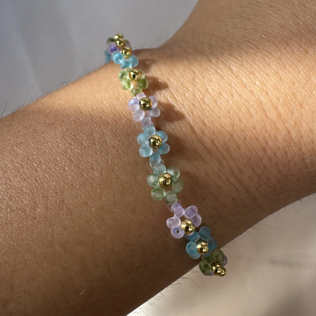 bracelets-de-fleurs-en-perles-de-marguerite-cadeau-pour-ses-femmes-bijoux-faits-a-la-main