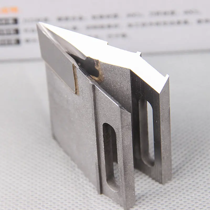 28mm Carbide V-Shaped Wood Turning Tool – Heavy Duty Tungsten Steel Lathe Cutter for Stair Baluster & Spindle
