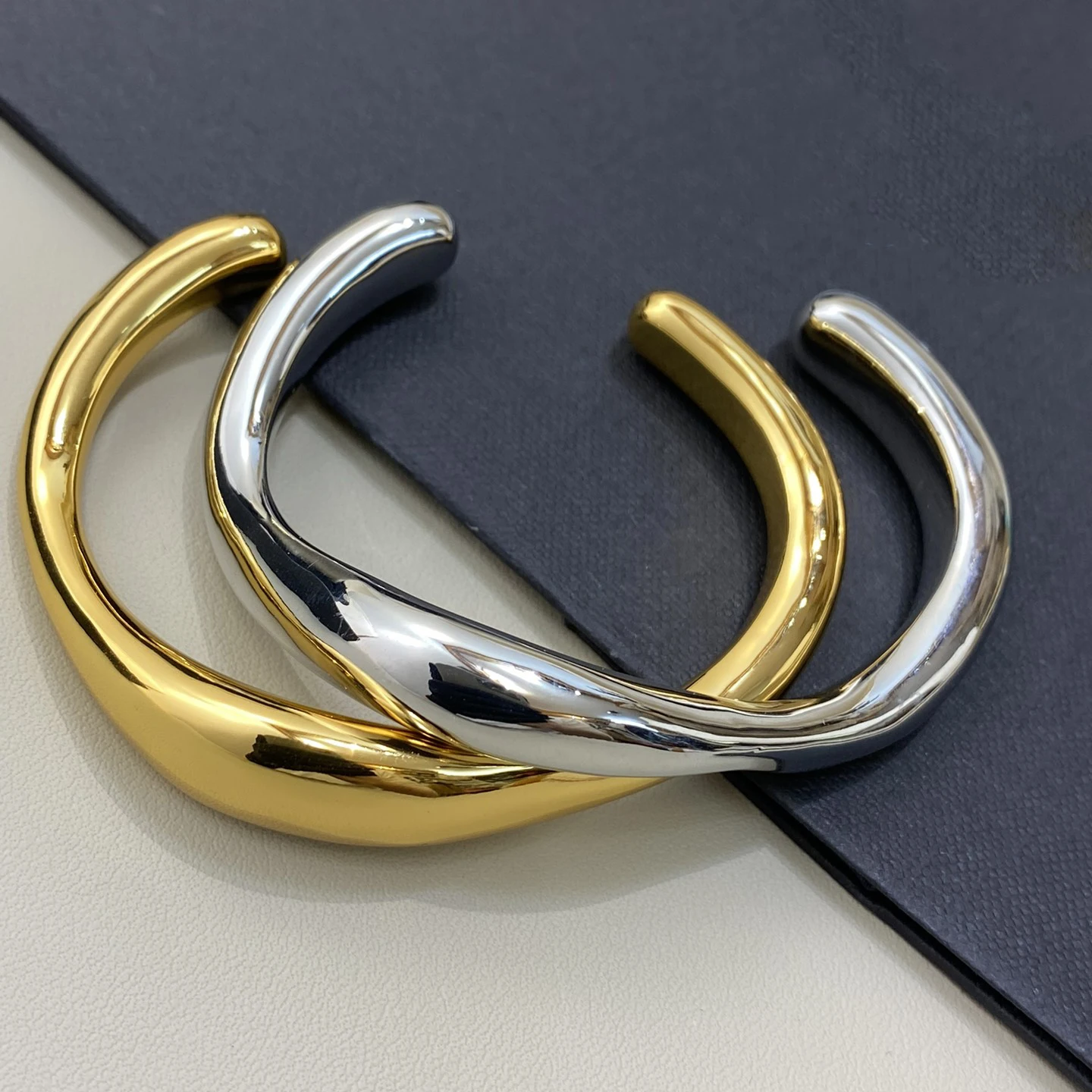 

Europe America Fashion Designer Brand Brass Plated Gold Silver Two Bracelets Women Top Quality Luxury Jewelry