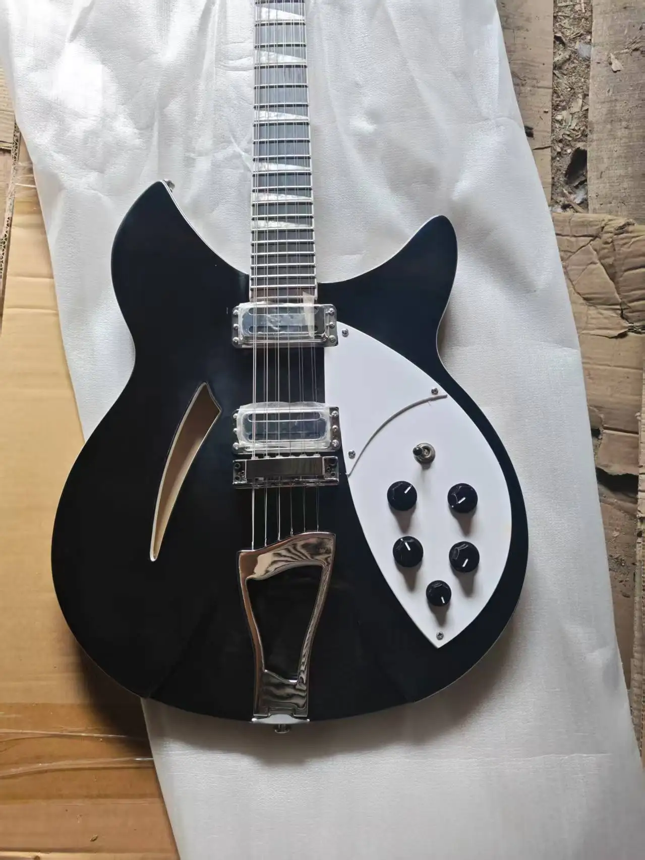 

12 String Electric Guitar Semi-Hollow Body