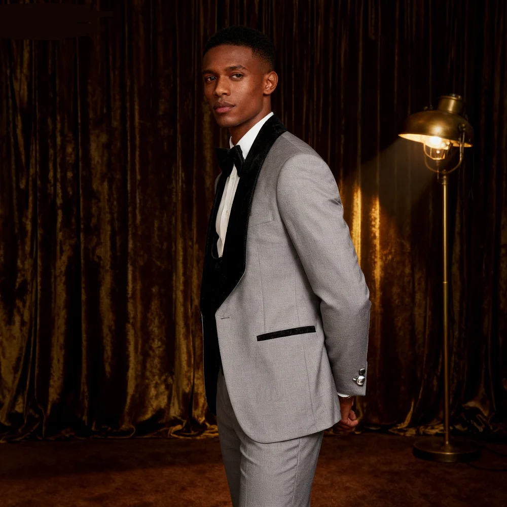 

Pink 3-Piece Tuxedo Suit for Men with Blazer Vest And Pants Elegant Peak Lapel Formal Business Prom Grooming Set