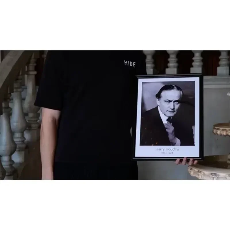 ファントム (ステージ) by Hide Stage マジック トリック ギミック マジック 小道具 フレーム予測 パーティー イリュージョン メンタリズム コメディ マジシャン