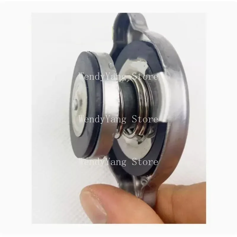 

Suitable for Excavator Accessories 60 200 210 220 240 300 360-6-7-8 Water Tank Cover Radiator Cover