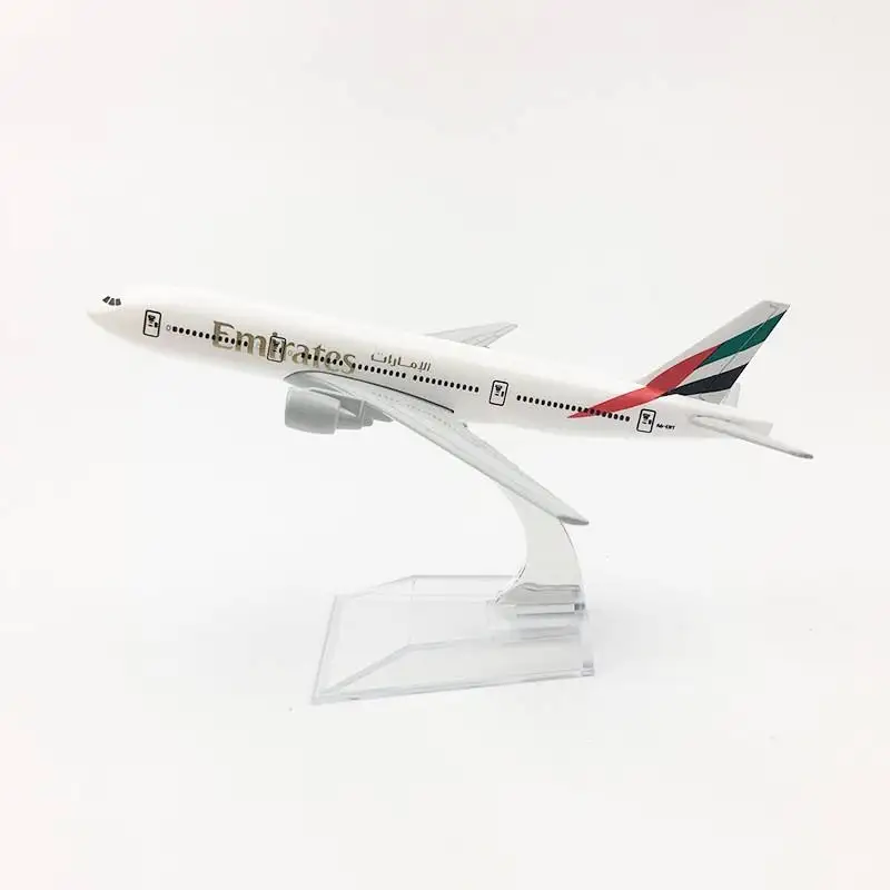 16cm Emirates B777 Miniature Plane 1/400 Scale Metal Diecast Airplane Model for Aviation Enthusiast Gift Collection or Home Deco