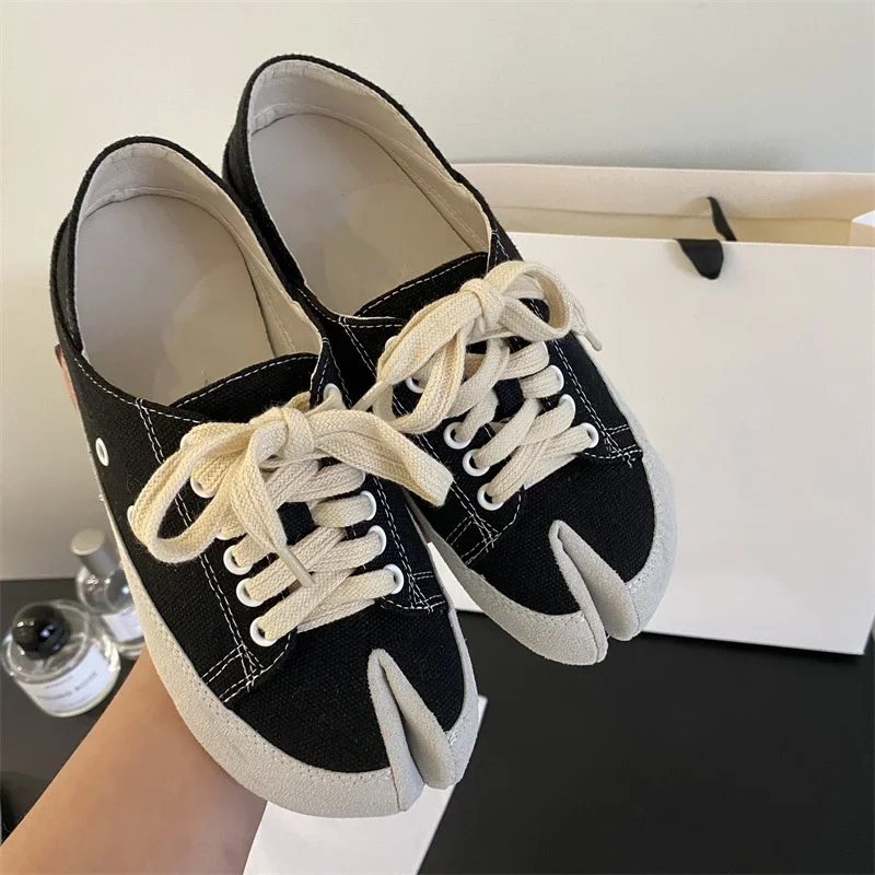 Lace Up Fashion Canvas Shoes Split Toe Vulcanize Footwear 2024 New Leisure Women Flats Spring Autumn Slip On Cozy Zapatos Mujer