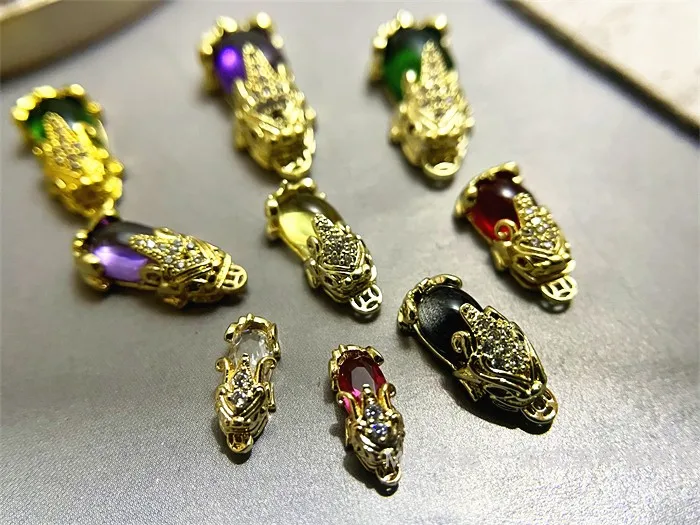 

5pcs/lot Brave troops 3D Red metal Zircon Nail art Decoration luxury crystal New Year series nail Accessories Manicure Charms