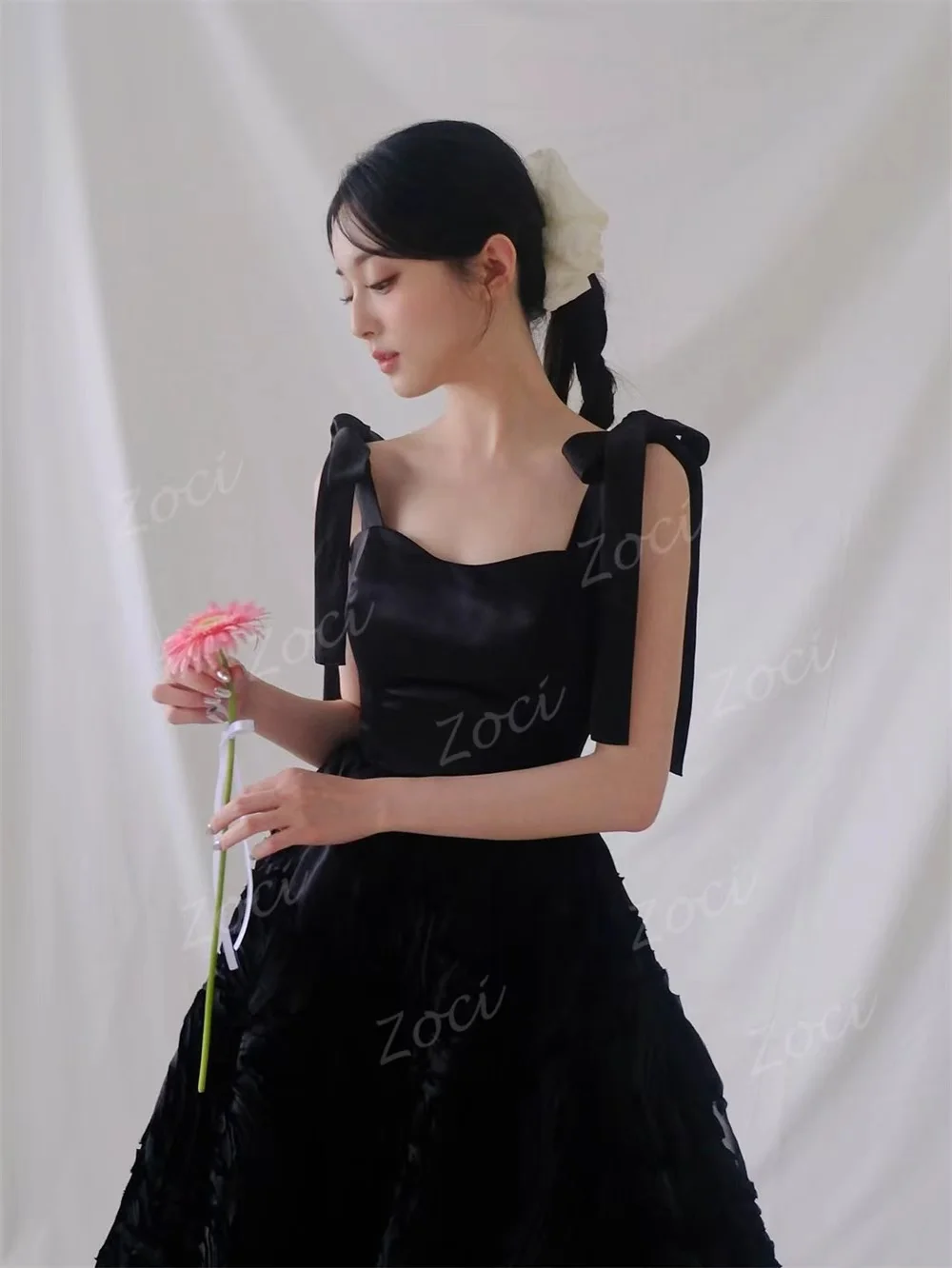 Zoci فساتين زفاف سوداء أنيقة القوس الأشرطة الساتان الدانتيل ثوب الزفاف مخصص بلا أكمام صور الزفاف تبادل لاطلاق النار اللباس #2