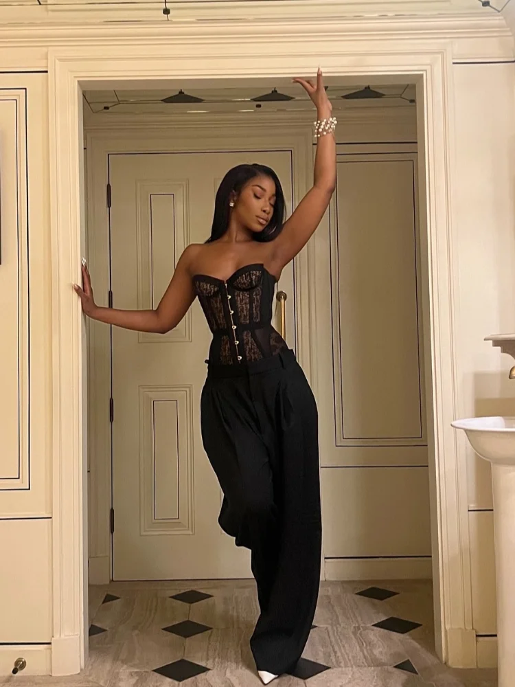 مثير الدانتيل حمالة البلوزات المرأة الصيف ملابس الحفلات قبالة الكتف سليم صالح شيك سترة عارية الذراعين أكمام شارع العليا بلوزات على الموضة