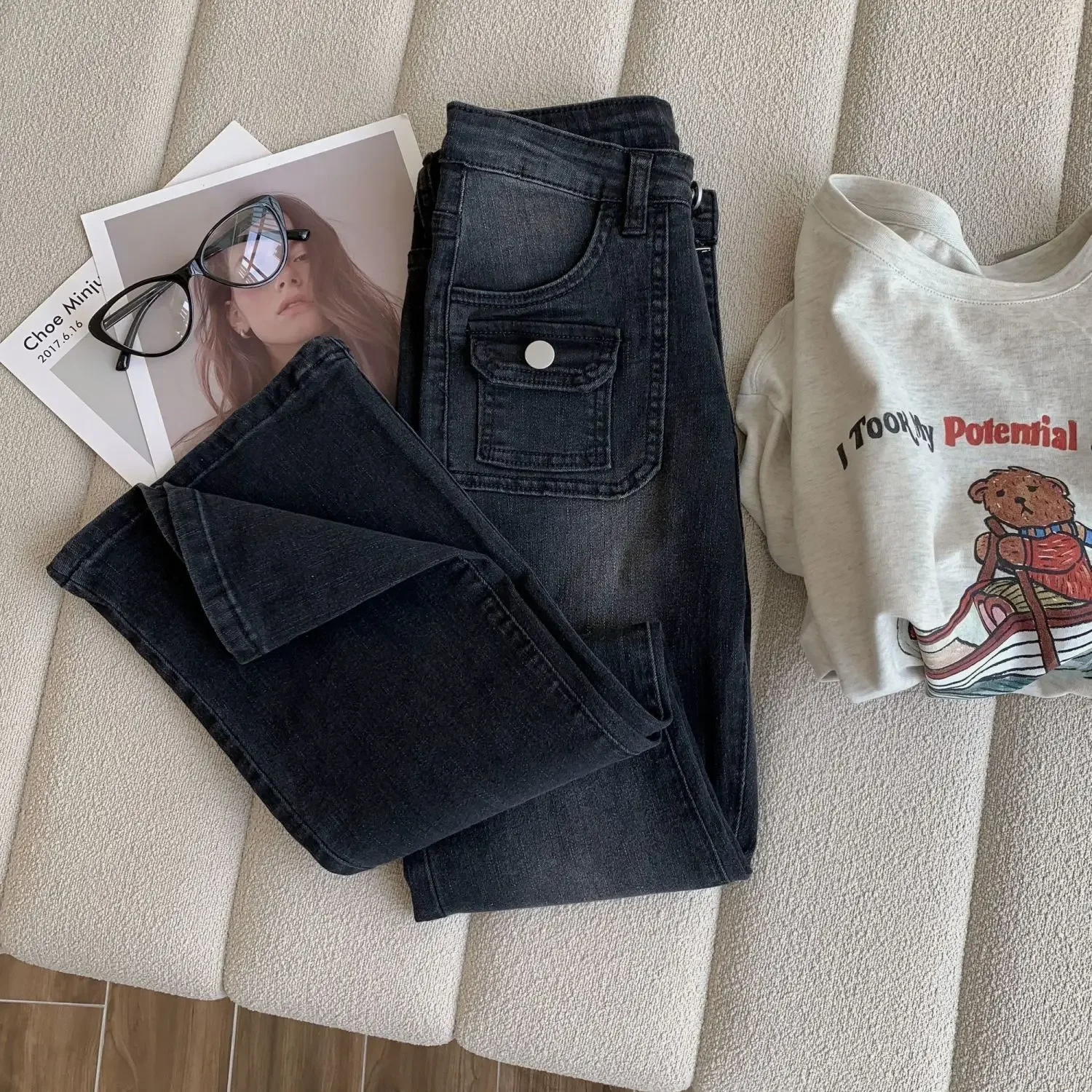 Retro high waist black and gray bell-bottoms female 2024 early autumn new jeans fashion temperament elastic slim joker pants.