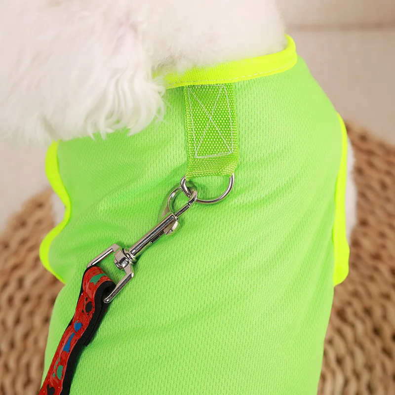 Colete fino com fivela de tração para pet, malha respirável Design, roupa confortável para cães, verão