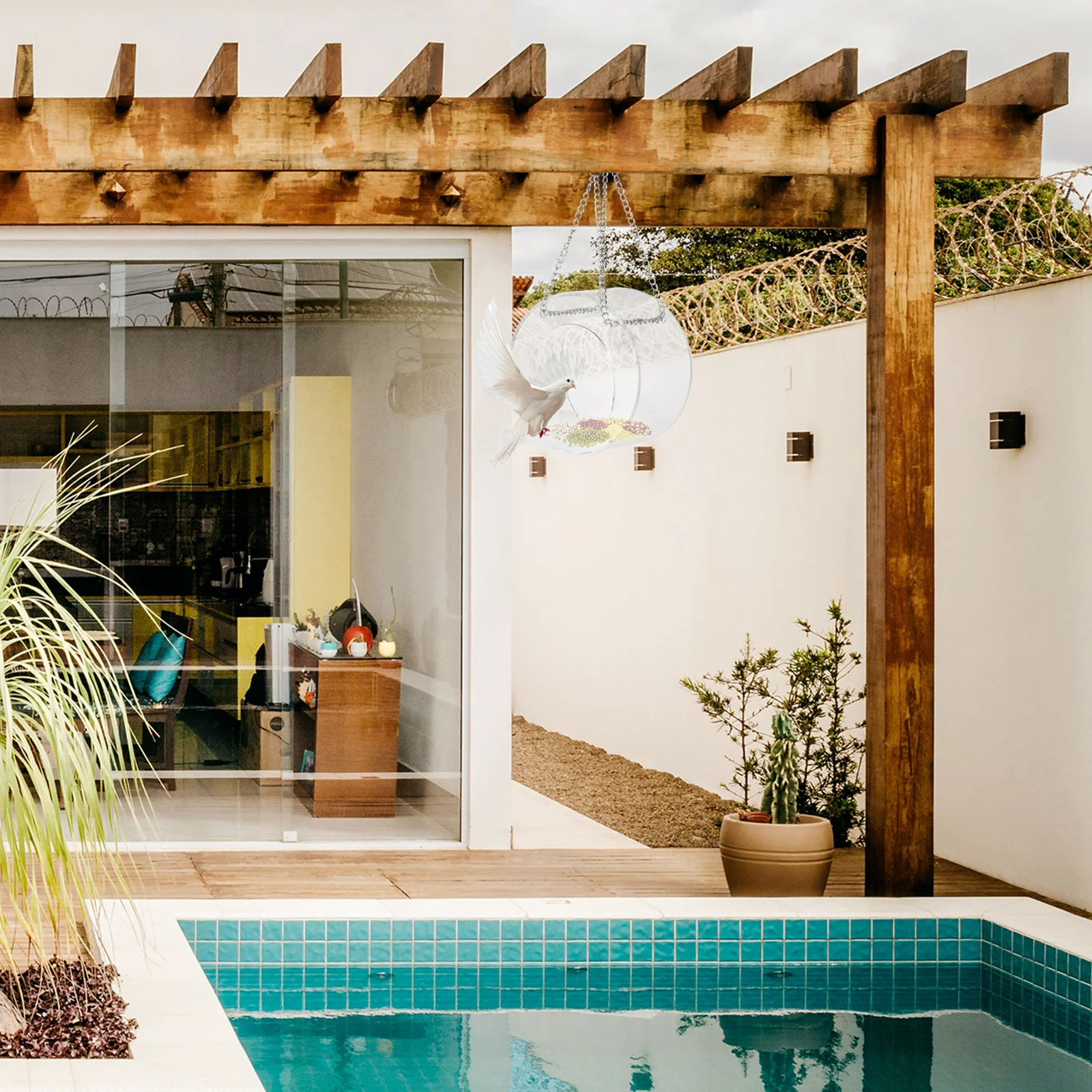 

Hanging Acrylic Bird Feeder Resistant Outdoor Bird Feeding Station for Yard Decoration Use