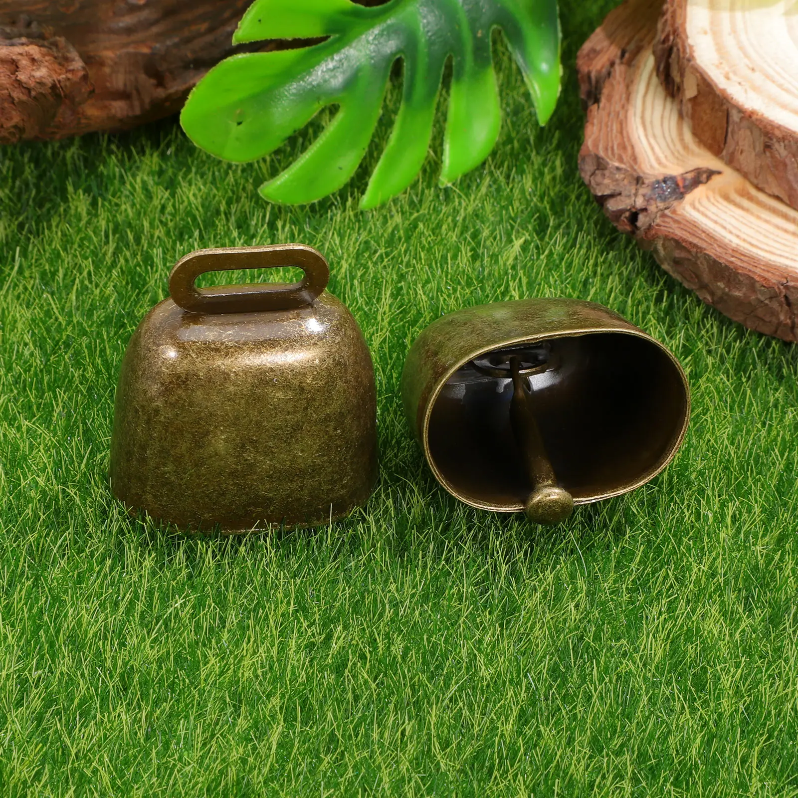 

2pcs Cowbells Noisemaker Bronze Square Calling Bell With Handle For Outdoor Sports Wedding Party Use Durable Iron Handheld Wind