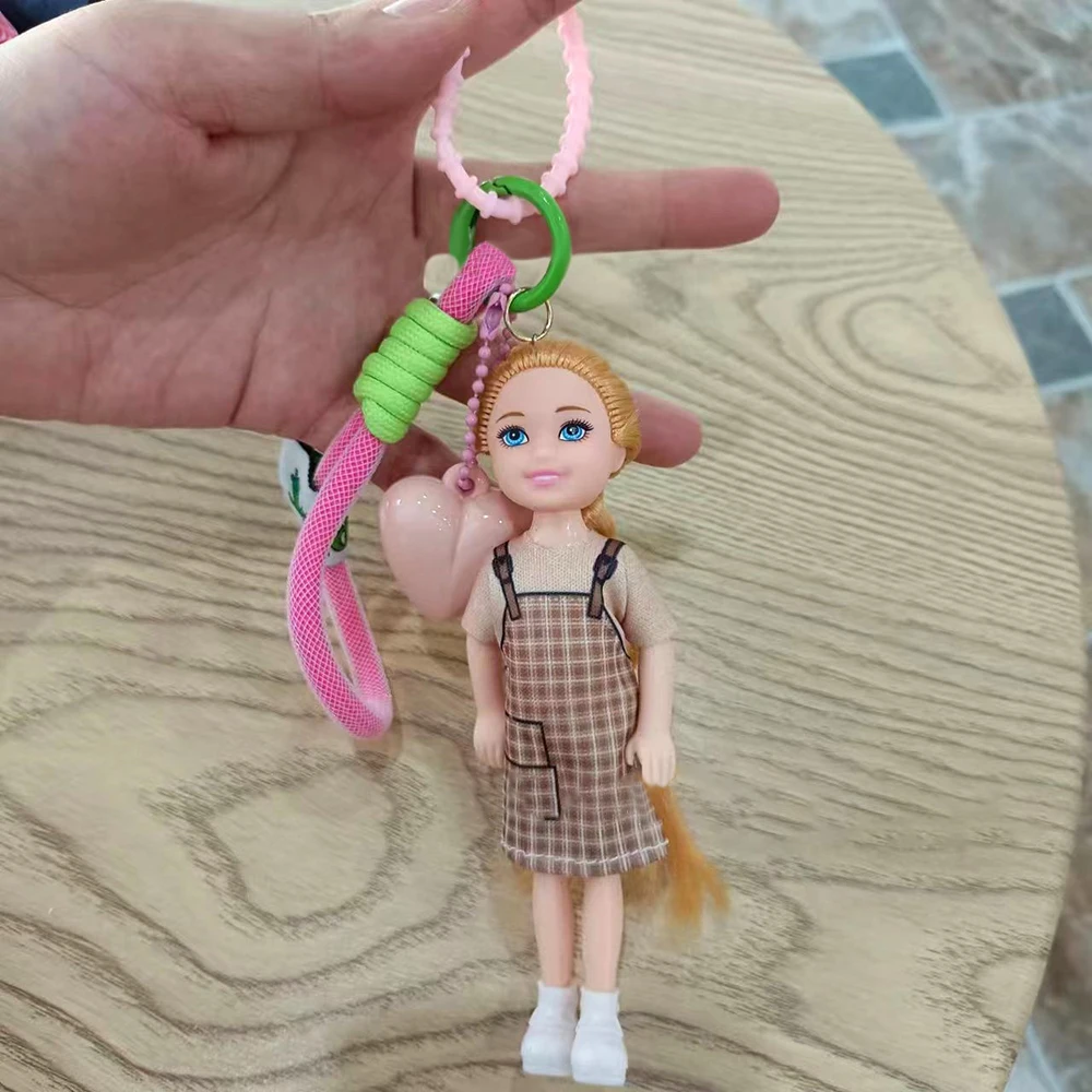 อินเทรนด์แขวนเครื่องประดับตุ๊กตาจี้ DIY เปลี่ยนเสื้อผ้าน่ารักรถ Key กระเป๋าอุปกรณ์เสริมสําหรับตุ๊กตาบาร์บี้น่ารัก