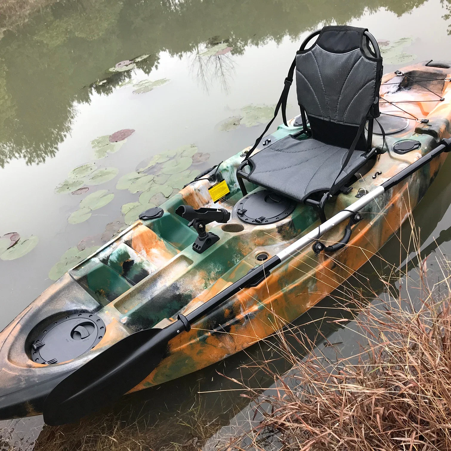 Kayak de bajo precio barato, molde roto de HDPE, kayak individual para sentarse en la parte superior, pesca para 1 persona