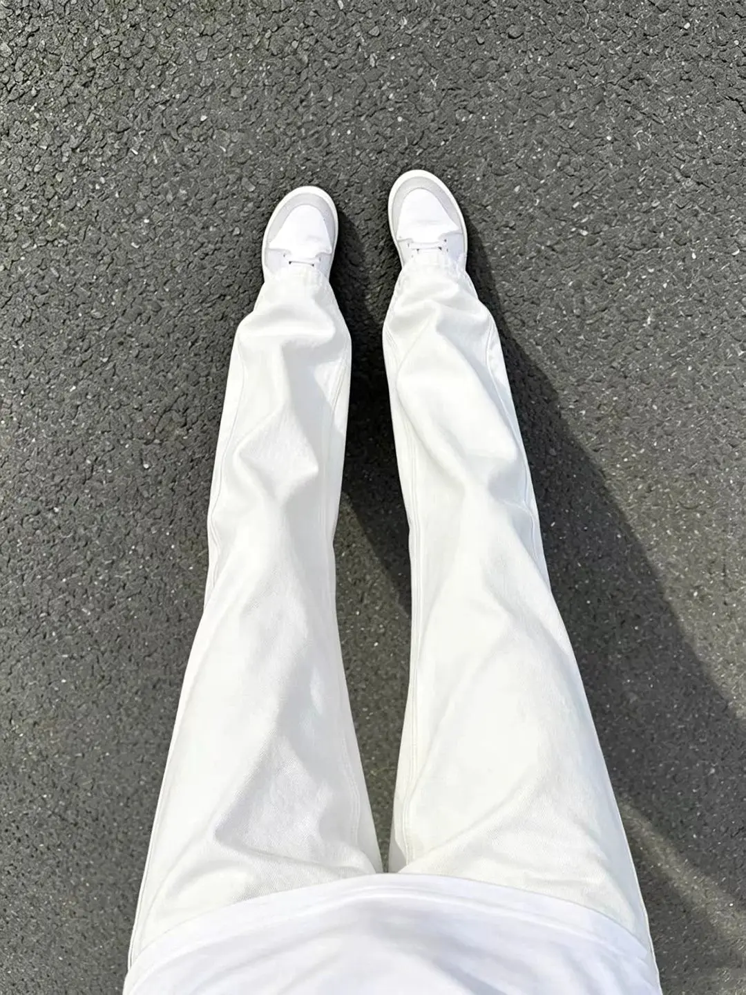 Calça Jeans Slim Reta Unissex Branca Estilo High Street com Cintura Média e Zíper Casual