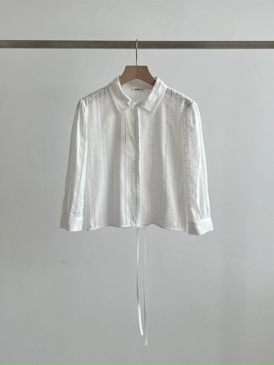 Csa de renda vintage e de manga crida com gola com cordão estilo coreano corte reto aodão puro moda de desloca...