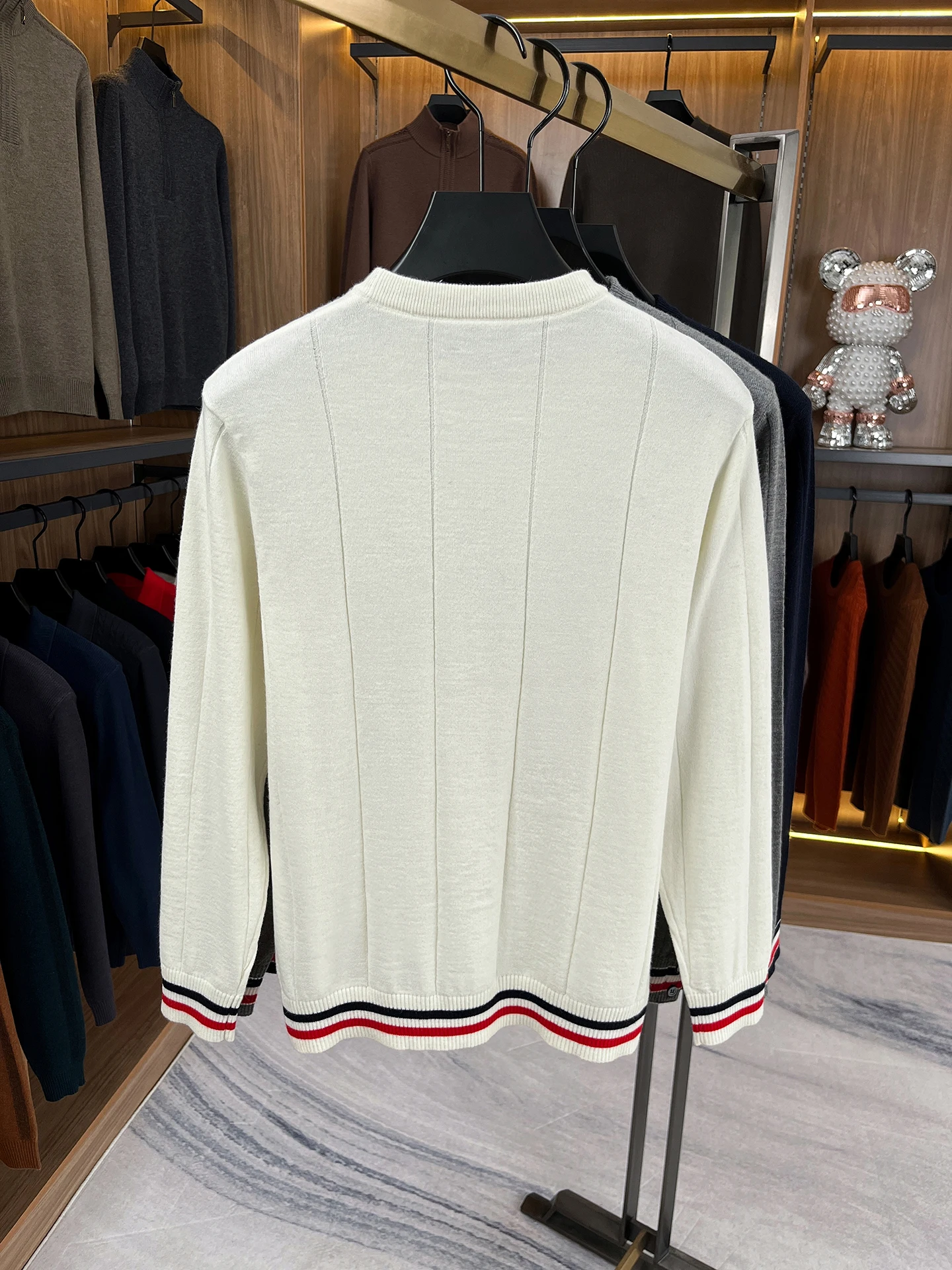 Designer High-End-Marke Pullover Herren Herbst Winter neue Persönlichkeit Farbmuster Streifen Mode süße Welpen Embossed Freizeit Komfort Warm Rund Stricken Sweater – Detail 5
