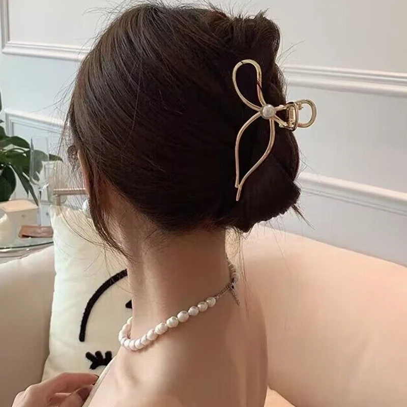New Exquisite Imitation Pearl Hair Claw Clip Trendy Metal Bow hair Crabs Hairpins Barrettes for Women Hair Accessories Headwear