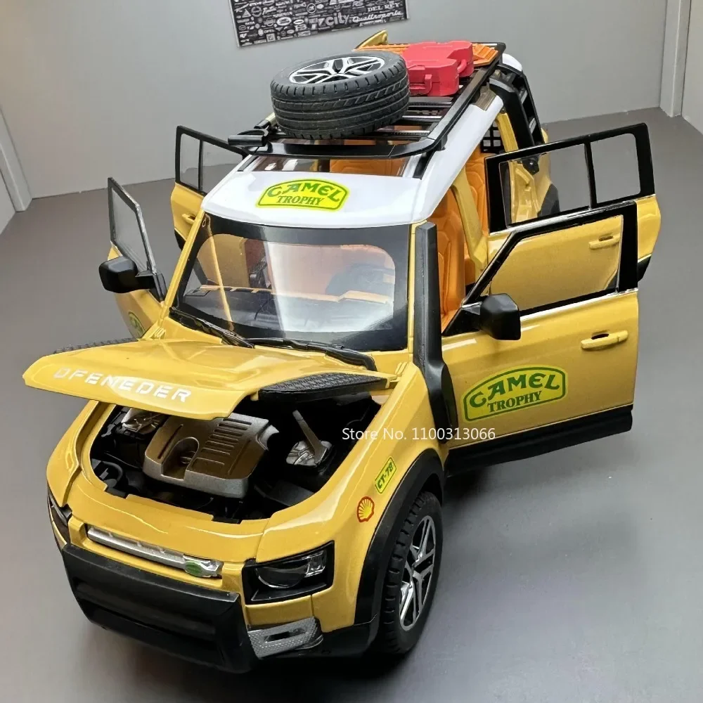 1:22 Camel Cup Land Rover Defender Car Model Toys Alloy Diecasts Metal Body Vehicle with Light Sound Off Road Car for Child Gift