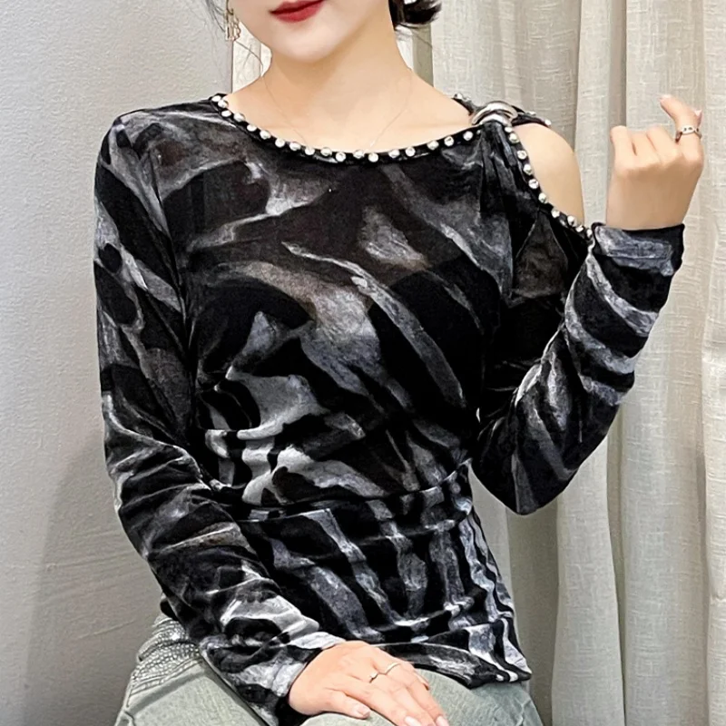 Women's Sexy Off Shoulder Leopard Print Fashion T-shirt High Quality Chic O-Collar Diamond Tops Spring Design Irregular Tees