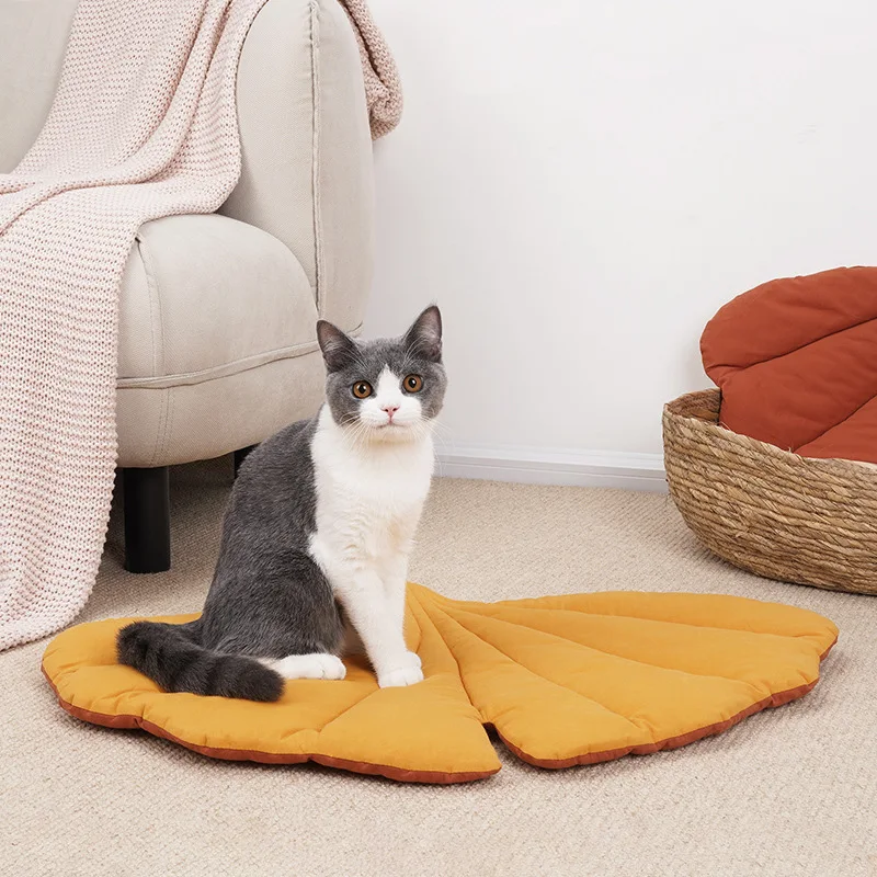 Four Seasons Leaf mat for cat Sleeping with pet sleeping mat for dog floor mat for bite-resistant cat Cat carrier mat