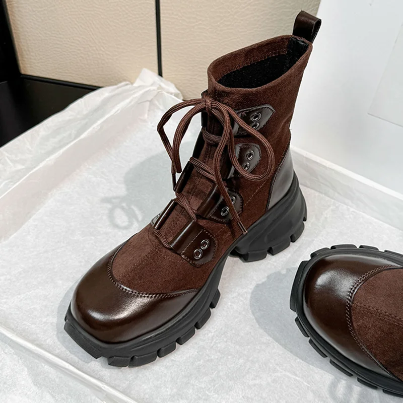 حذاء من الجلد للنساء بكعب عالٍ أحذية رياضية 2025 مصمم الشتاء بدعة الدانتيل يصل قصيرة تشيلسي الأحذية مضخات جديدة القوطي Mujer بوتاس