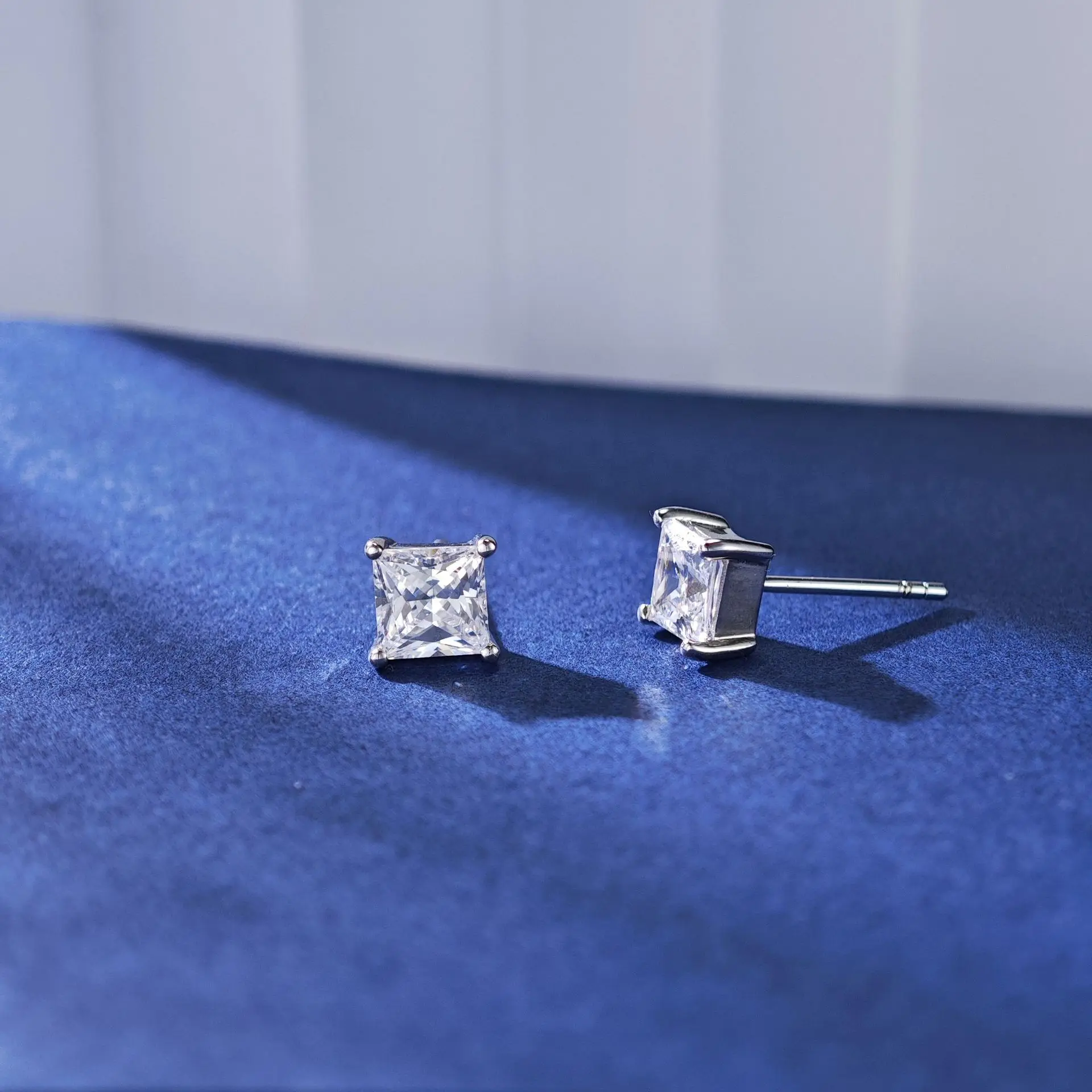 

Women's PT950 Platinum Earrings with 1ct Square Moissanite, Brilliant Sparkle, Timeless Design for Daily Wear