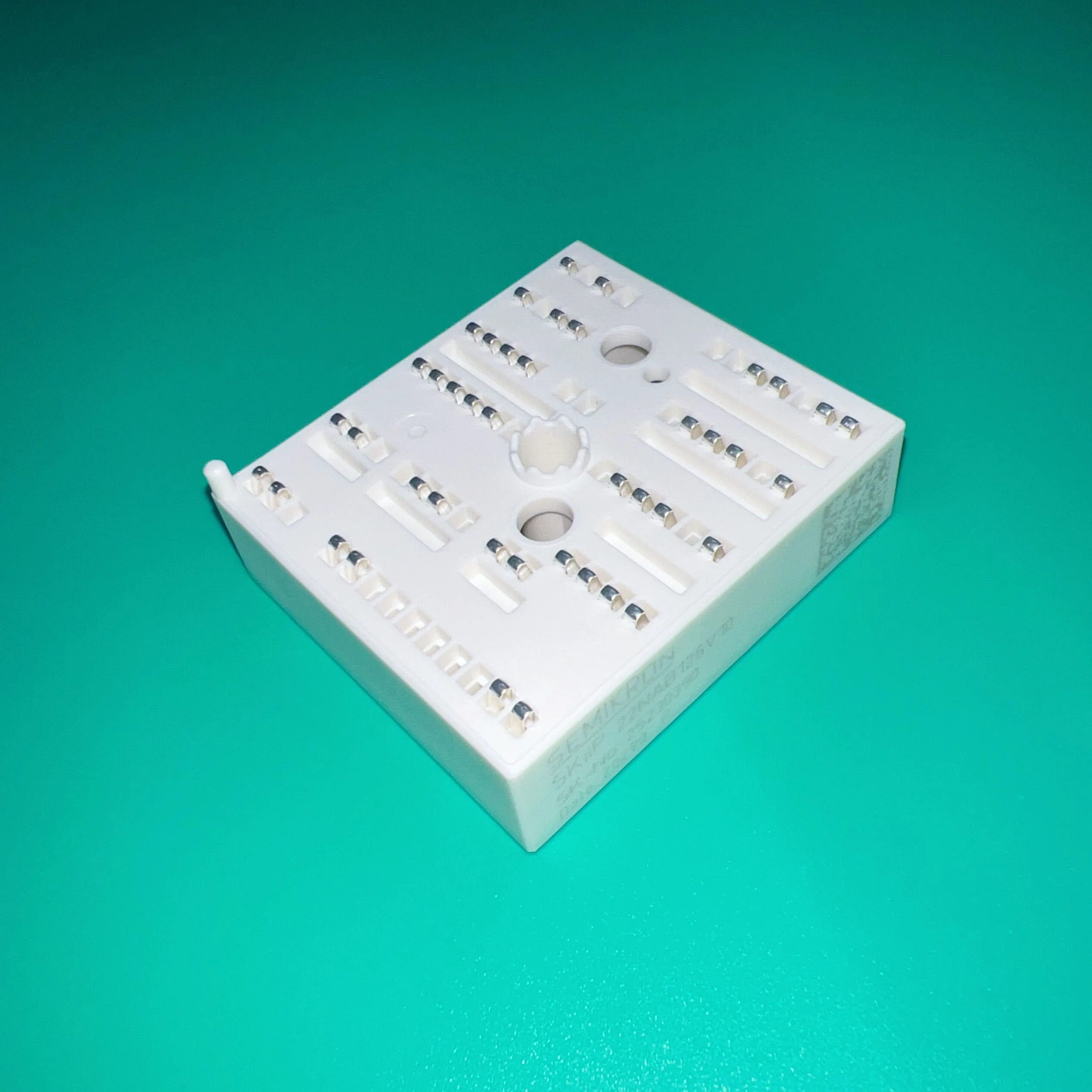 SKIIP22NAB126V10 MODULE SKIIP 22NAB126V10 IGBT 3-phase bridge rectifier + brake chopper + 3-phase bridge inverter NAB126V10