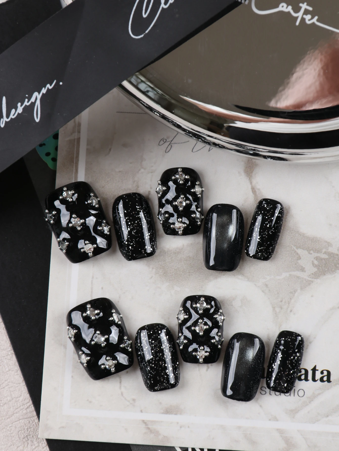 10 Stück Aufklebenägel, künstliche Nägel, kurz, schwarz, Katzenaugen-Design mit Glitzerdiamanten, inklusive 1 Blatt Klebestreifen & 1 Mini-Feile