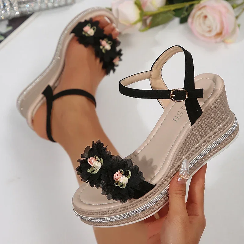 Sandalias de tacón de cuña con flores de encaje para Mujer, Sandalias de plataforma gruesas a la moda de verano para Mujer, zapatos de playa antideslizantes con parte inferior gruesa para Mujer