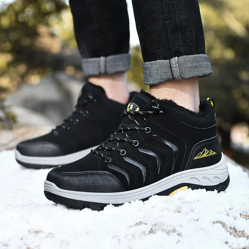 Botas de nieve cálidas de piel para hombre, zapatos de trabajo, botines impermeables, zapatillas de deporte al aire libre, calzado de invierno, nuevo