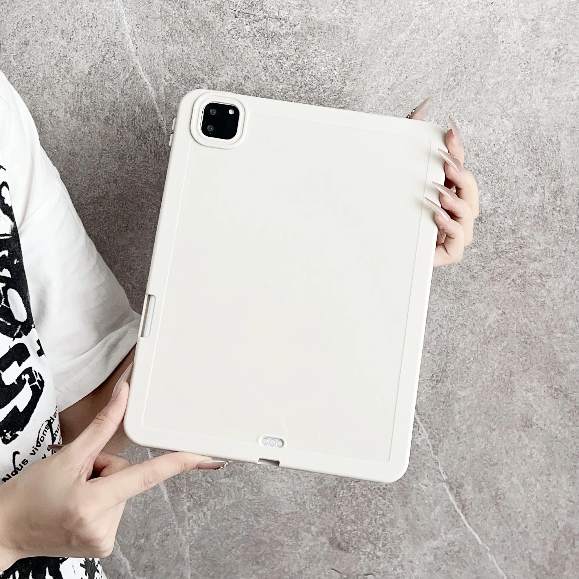 Tablet Case For iPad Pro 11 (2022)  /  (2021)  /  (2020) Shockproof Soft TPU Cover with Pencil Holder - White
