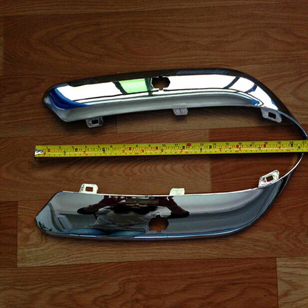 For Chrysler 300C headlights on the front bumper trim panel large lighting board bright stripe bumper 300C accessories