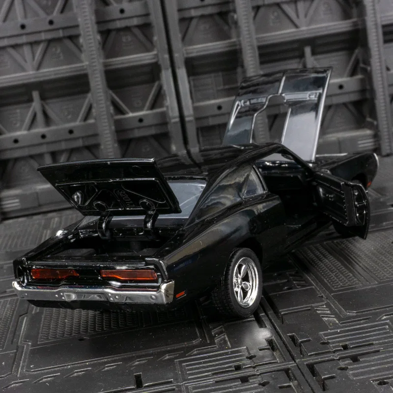 1:32 Dodge 1969 portas de modelo de carro em liga metálica e capô do motor, o porta-malas pode ser aberto como presente de aniversário para amigos