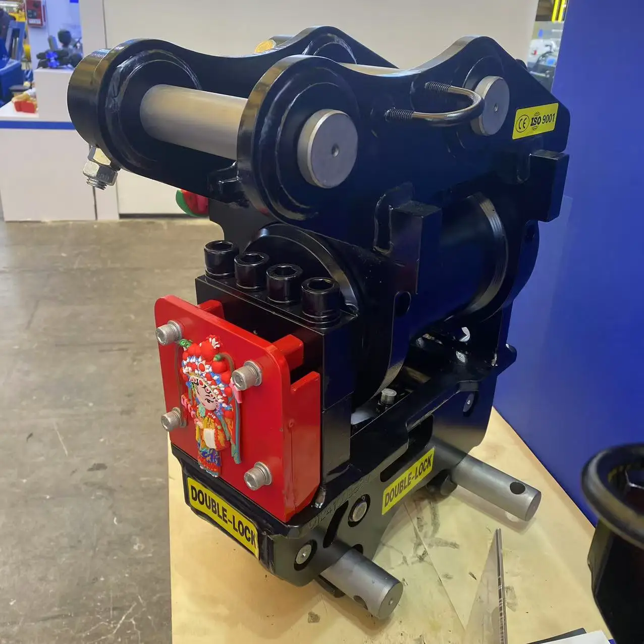 

Double Tilting Quick Hitch Coupler Tilt Hitch Excavator Quick Hitch for 2.5-4 Ton Excavator