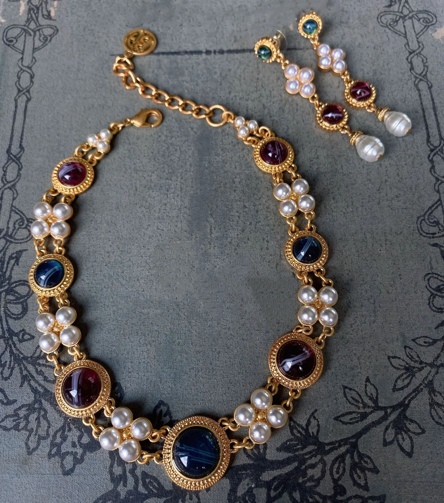 الأزياء الأوروبية والأمريكية الصناعة الثقيلة خمر القرون الوسطى الضباب الزجاج قصر نمط خمر قلادة الأقراط مجموعة