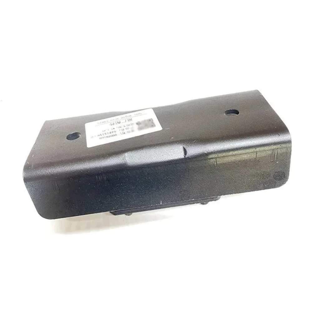 Engine Bracket Foot Pad Transmission Engines Left Right Brackets Sunroof Water Drain Connector for Roewe W5  10040050