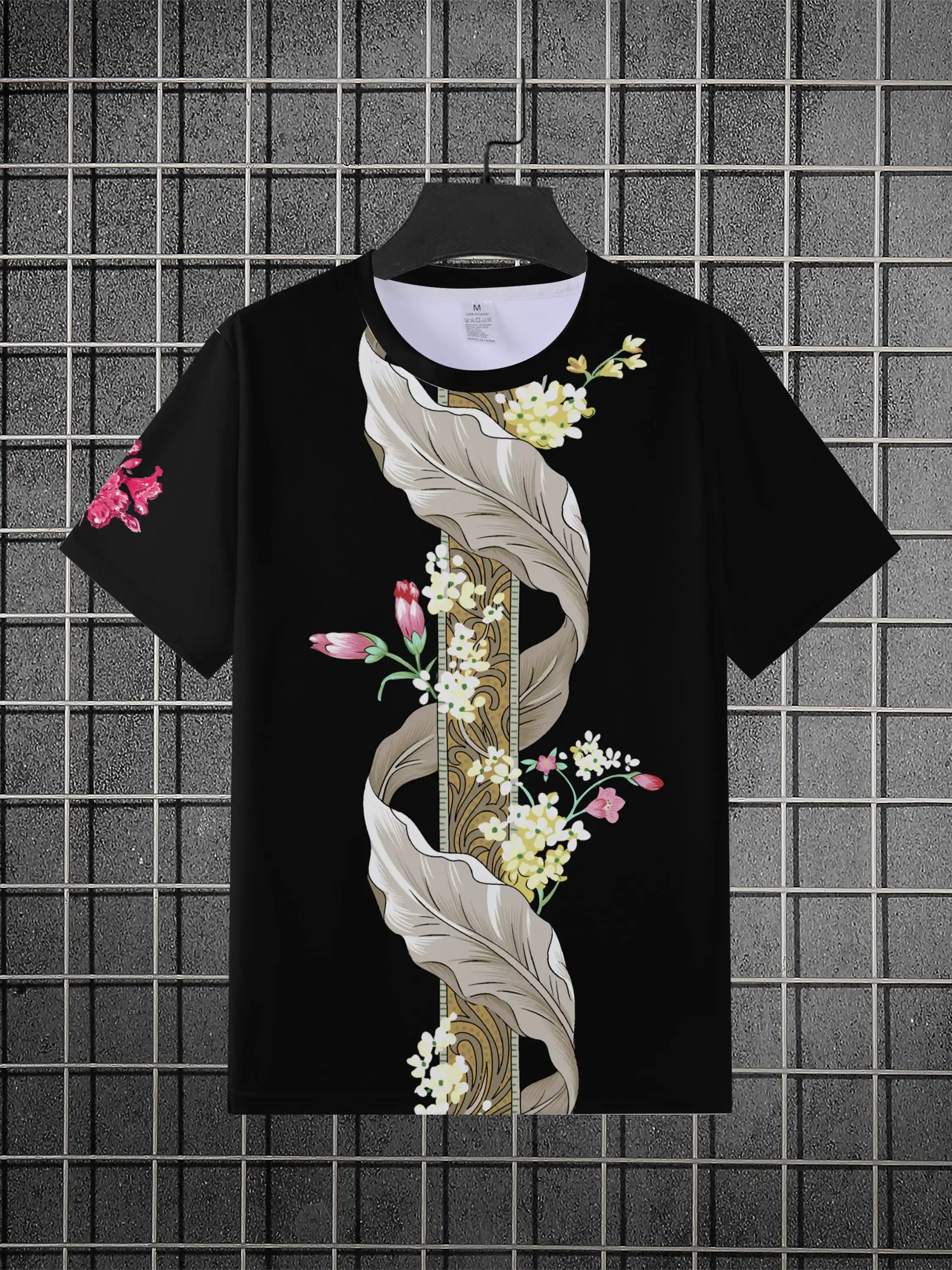 Men Black White Feather Floral Print Crew Neck Short Sleeve T-shirt