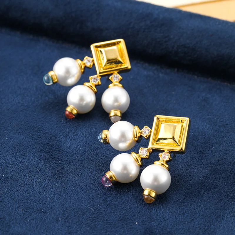 

French retro pearl inlaid crystal fashion personalized stud earrings for women