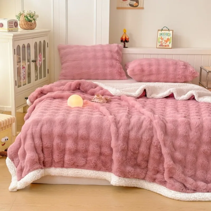 2026 New Style Faux Rabbit Fur Bubble Fleece Lamb Wool Blanket Warm Breathable Throw for Sofa Bed in Cold Autumn and Winter