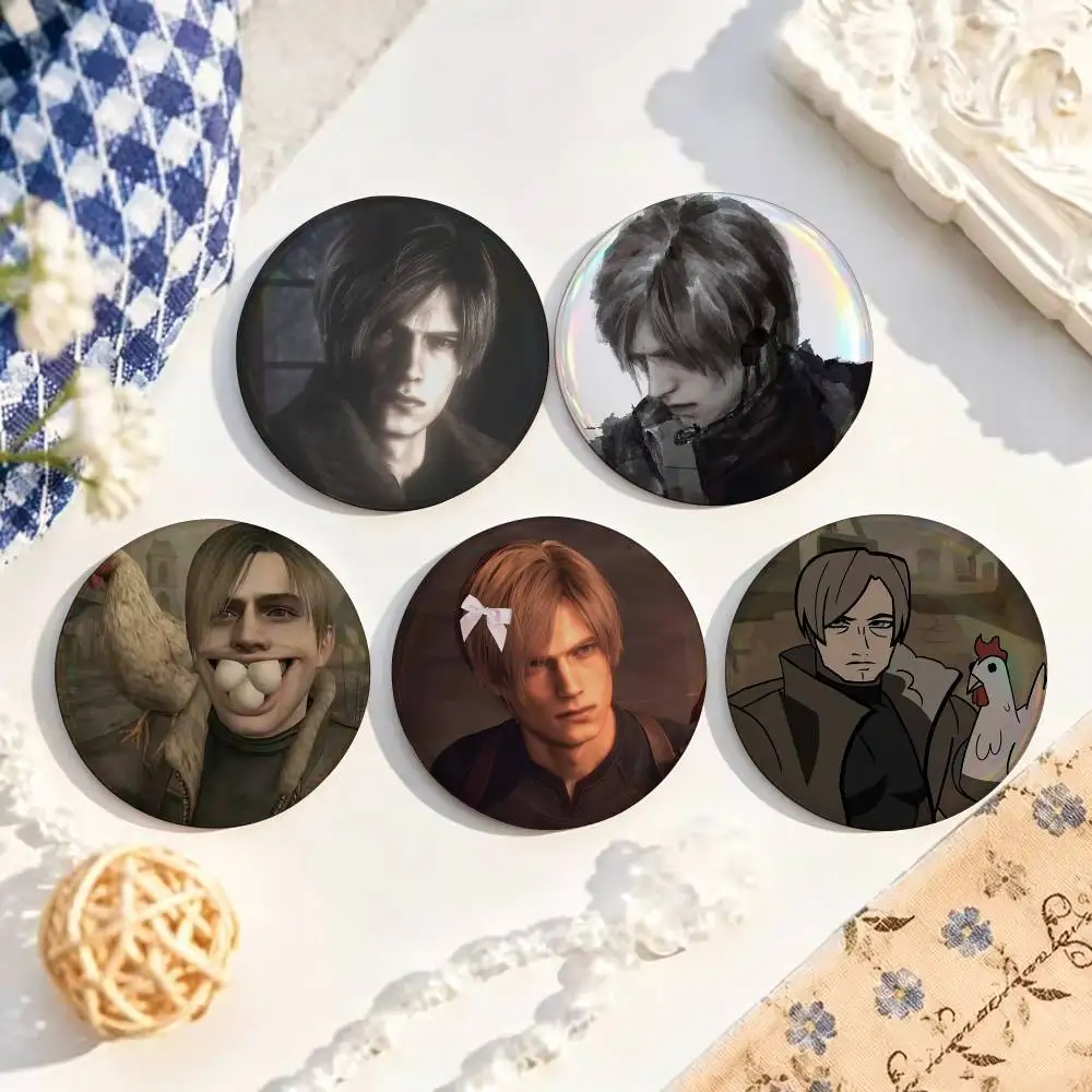 L-Leon Kennedy  Enamel Pin Tinplate Round Brooch Cosplay Nijigen Otaku Culture Badge 25mm 32mm 44mm 58mm