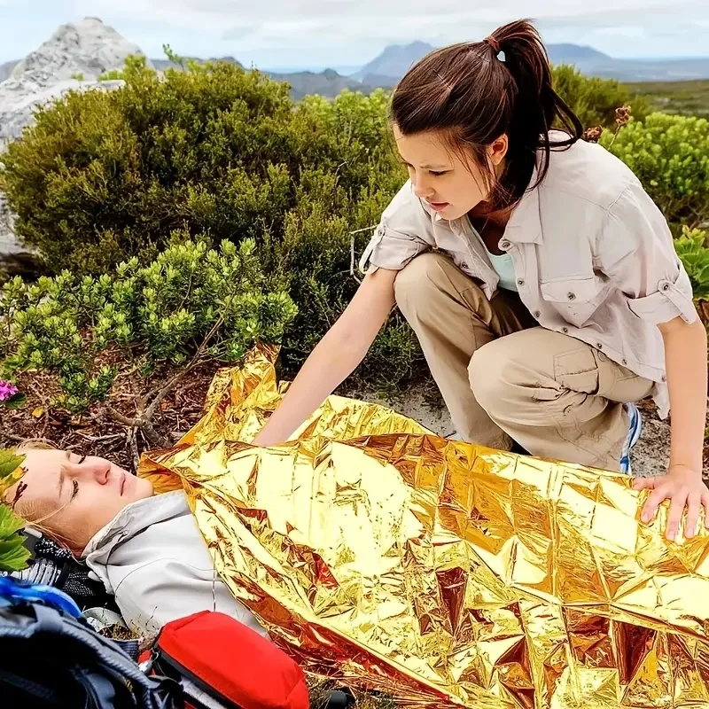 Легкое портативное аварийное одеяло, всесезонное одеяло из полиэфирной пленки для выживания для кемпинга и пеших прогулок