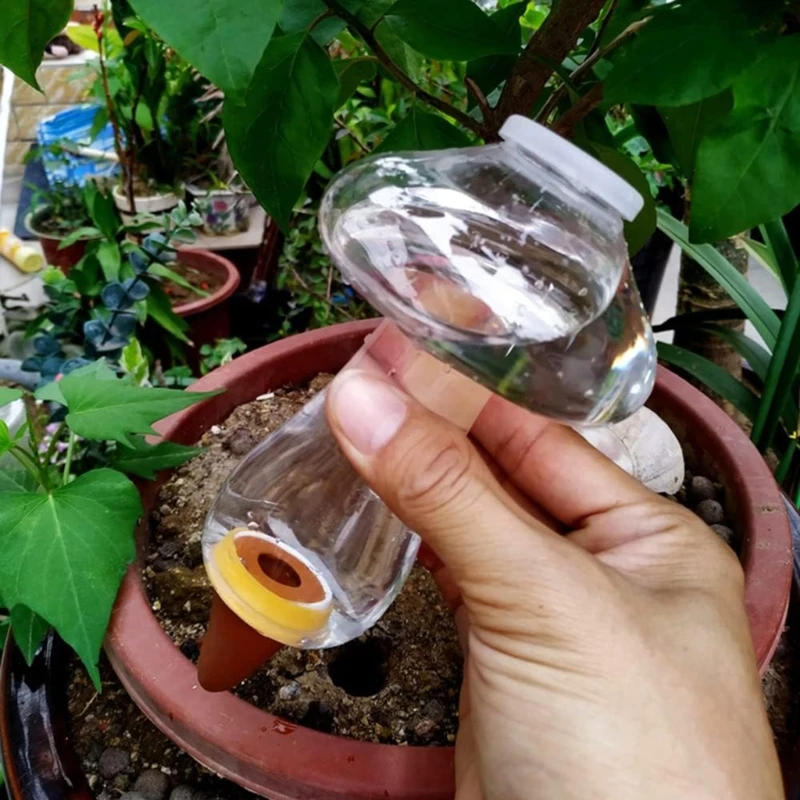 2pcs 500ml Garden Automatic Watering Tool Heart Indoor Drip Irrigation Watering System Potted Plant Waterers Spikes Houseplant