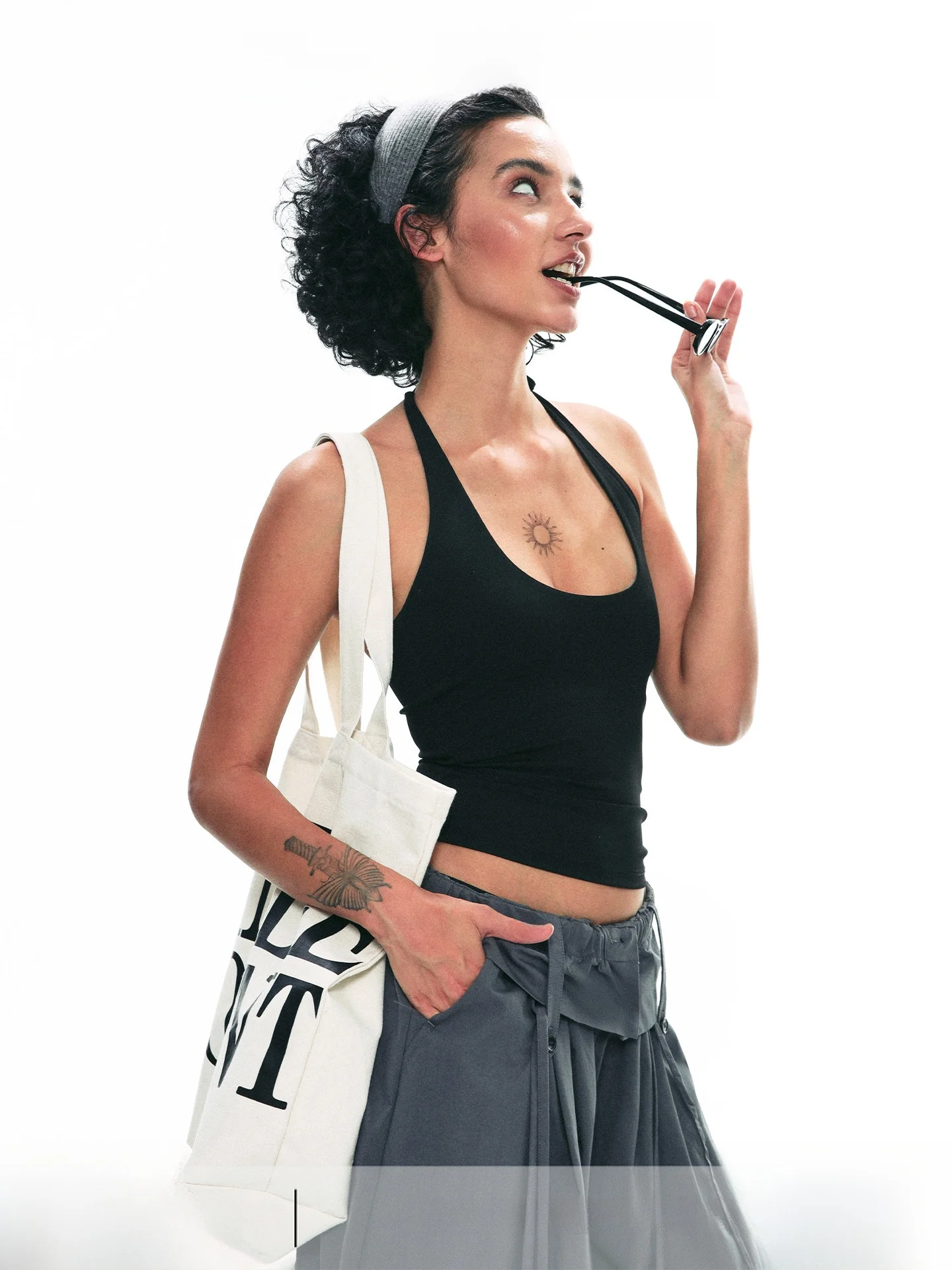 

Новый летний женский спортивный топ на бретелях, подвесной дизайн, внутренняя одежда, нейлоновая ткань, цвет длины